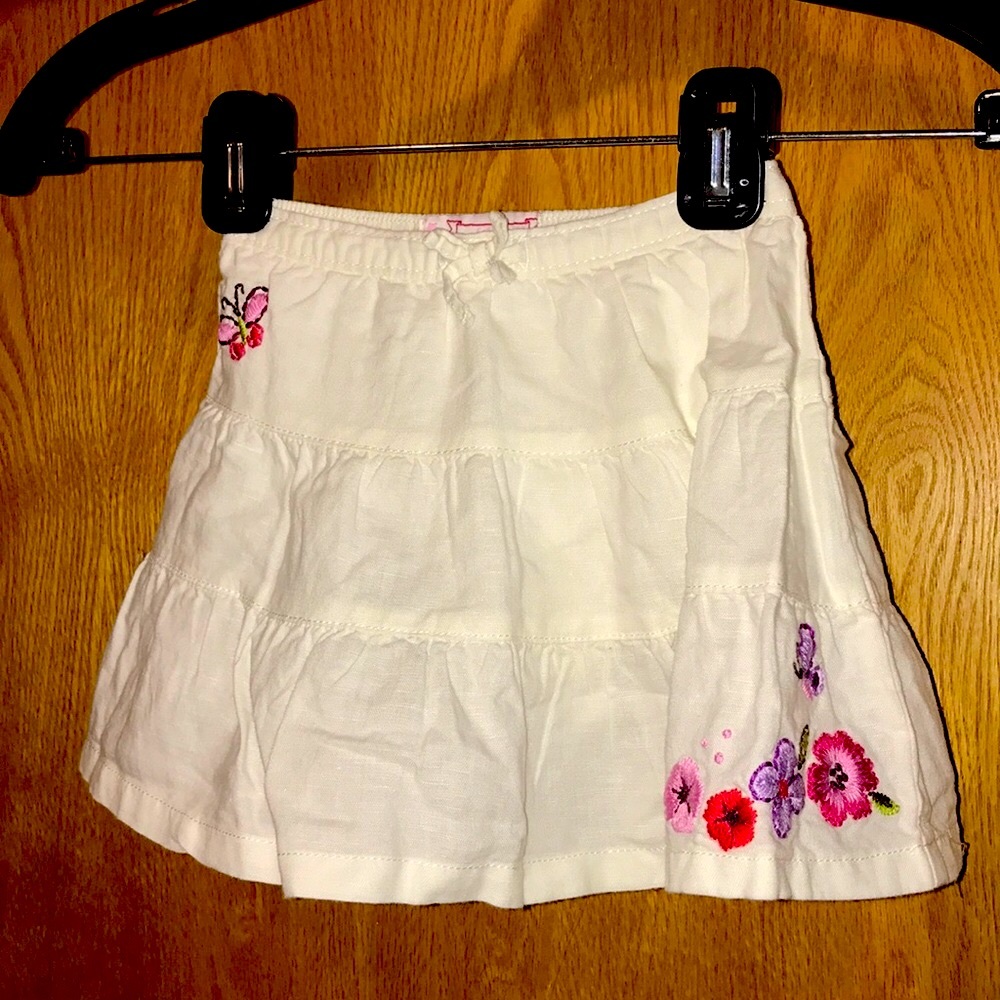 Baby Gap 12-18 months white cotton Muslin skirt embroidered red purple flowers